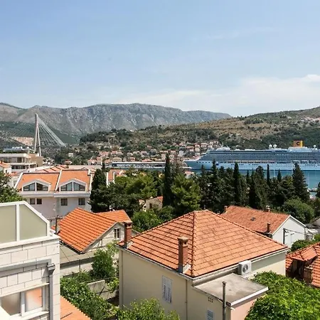 Lala Ντουμπρόβνικ